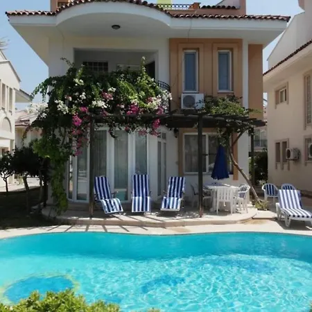 וילה 4 Bed Detached Villa Calis Beach Fethiye פאטהיה